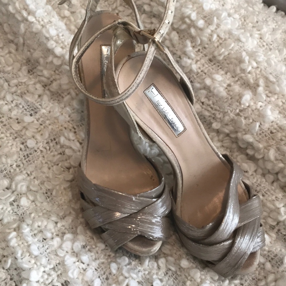 Heels - Picture 2 of 4